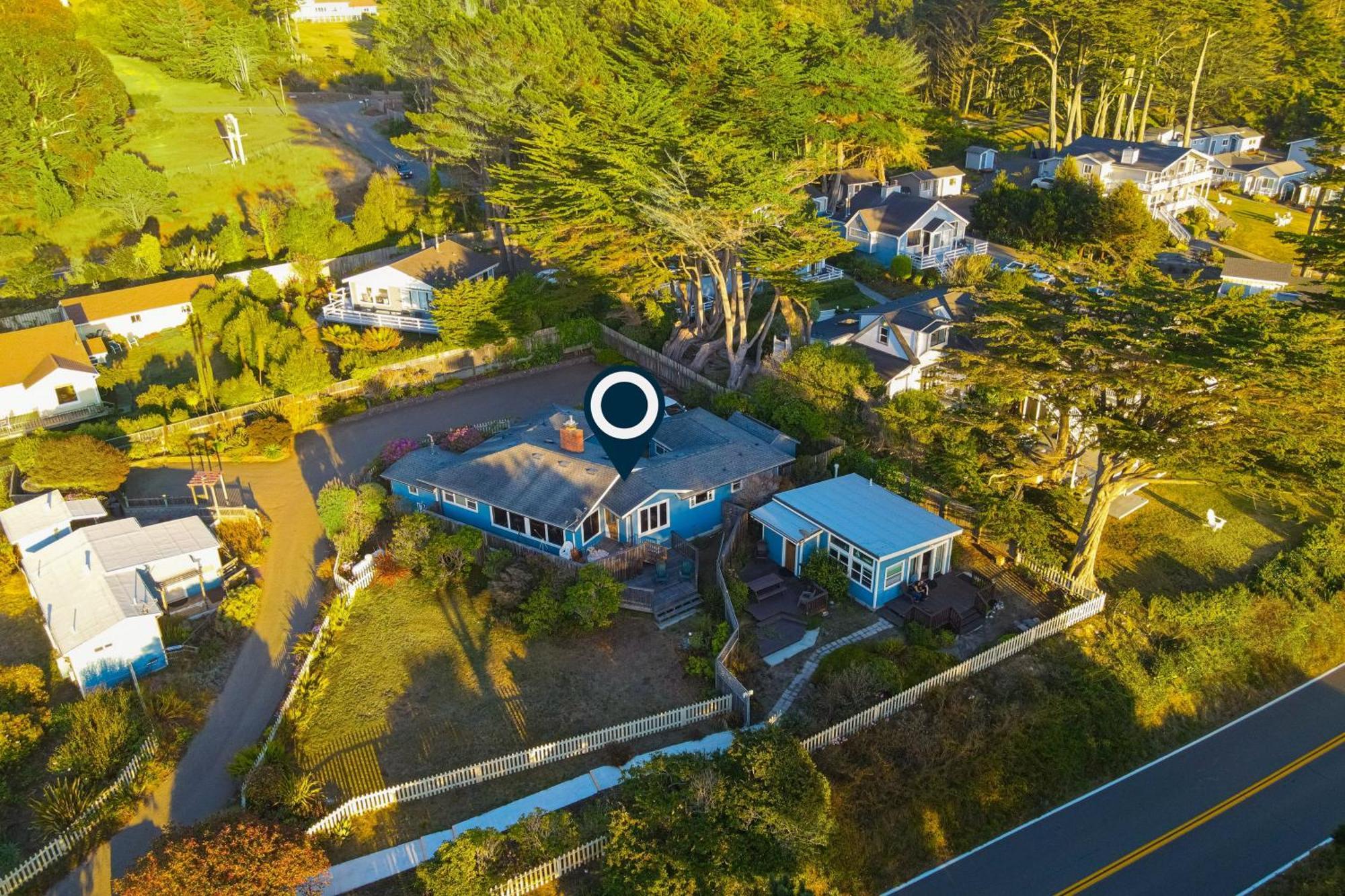Headland Cove Retreat Villa Mendocino Room photo