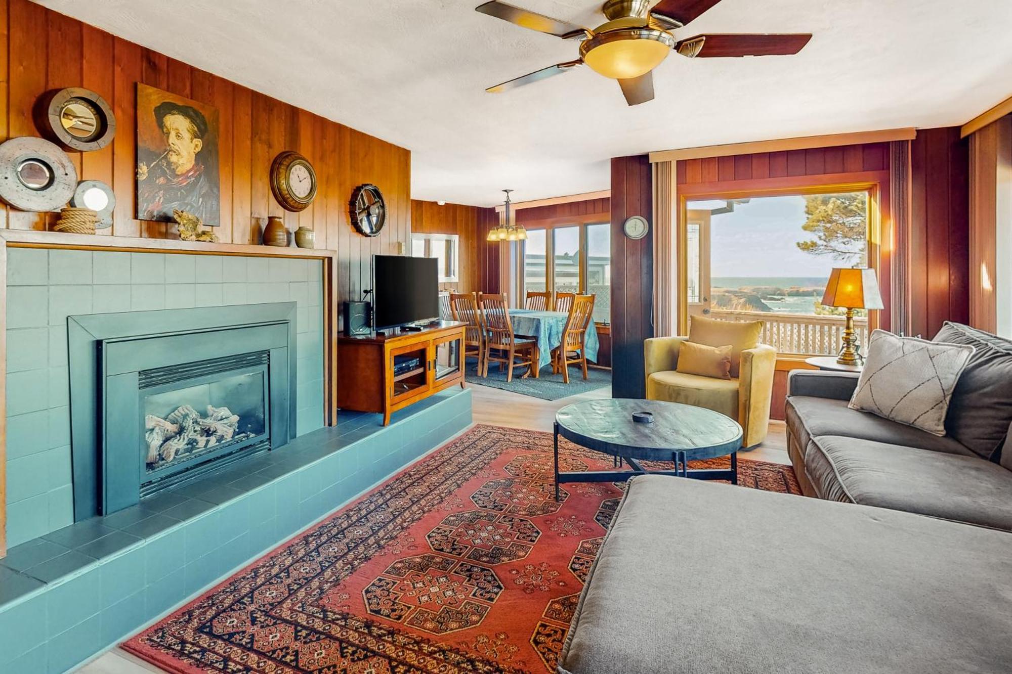 Headland Cove Retreat Villa Mendocino Room photo